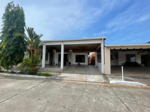 CASA EN SAN ANTONIO, Las Praderas