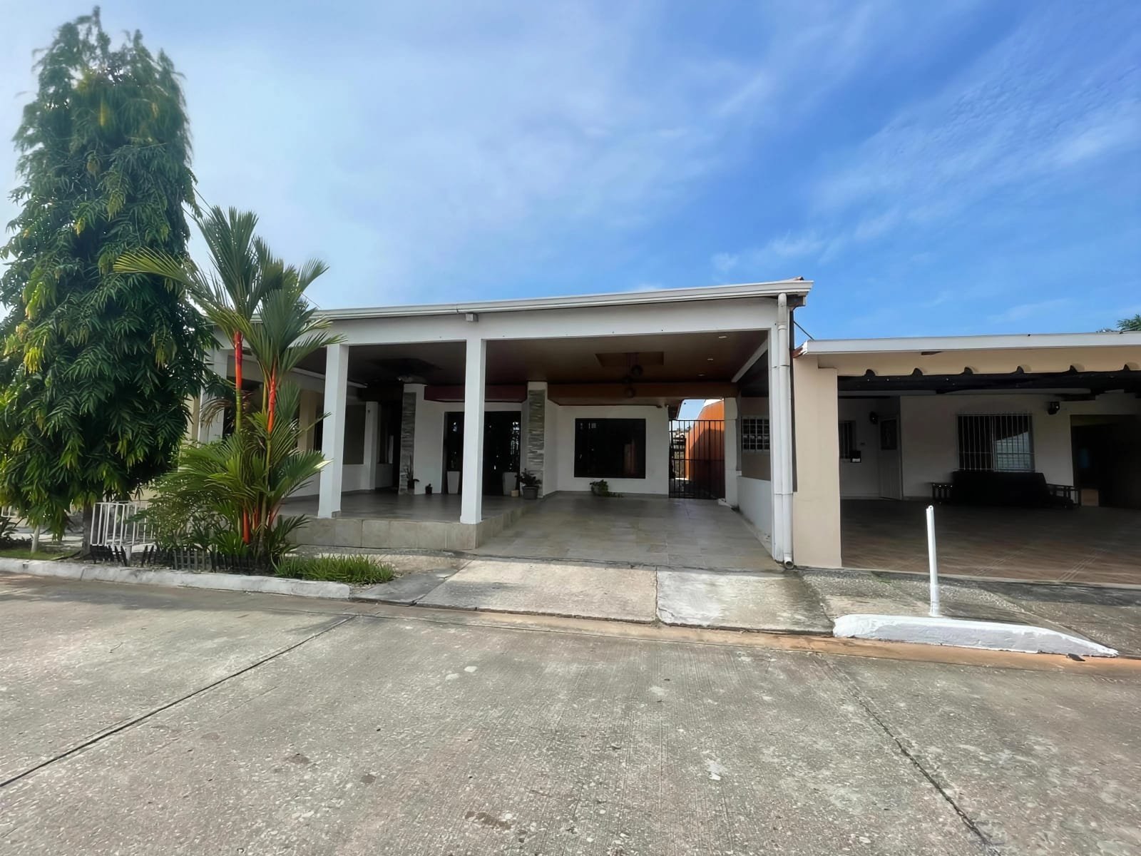 CASA EN SAN ANTONIO, Las Praderas