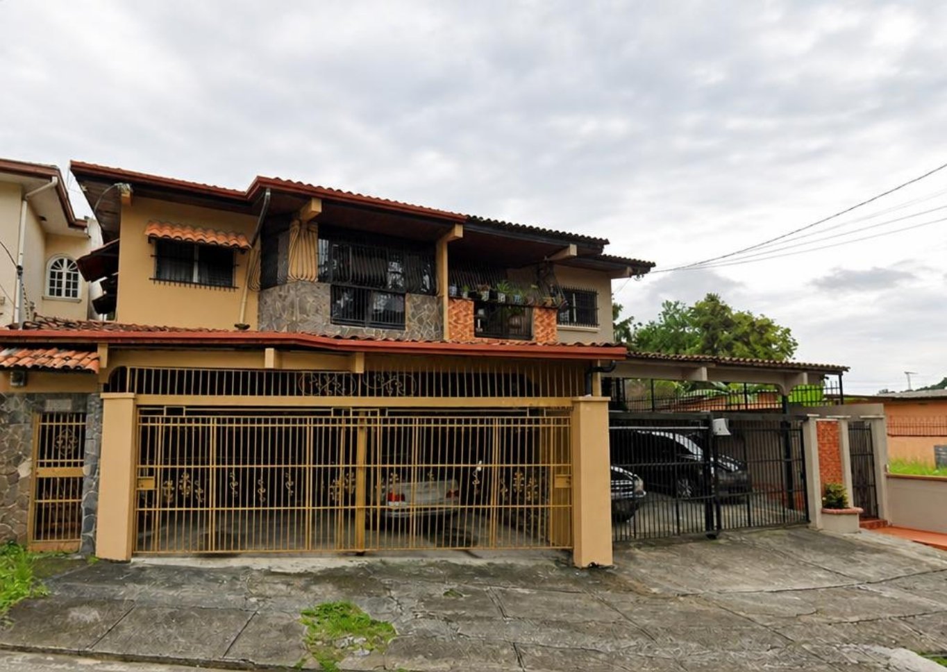 CASA EN DOS MARES, La Loceria