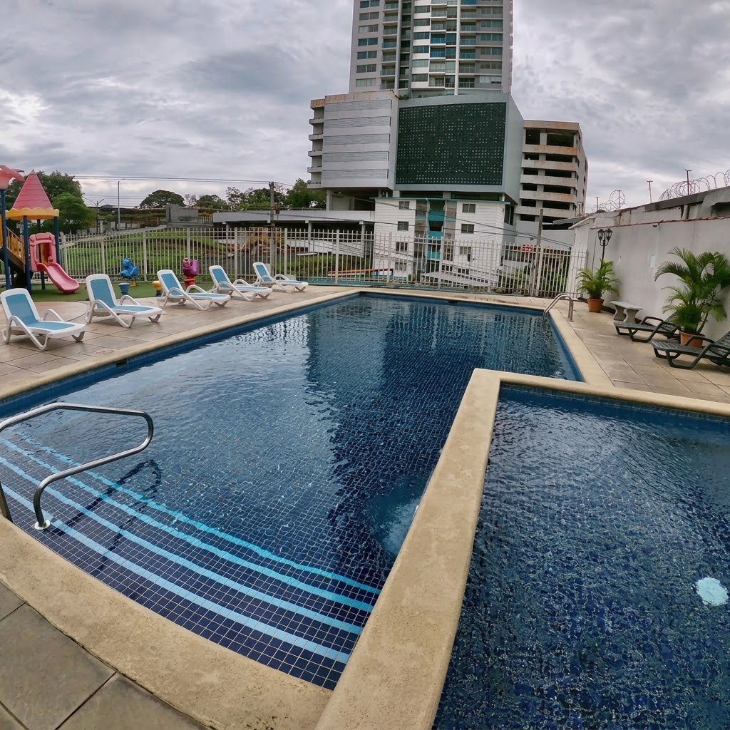PH VISTA MARINA TOWERS, en Avenida La Pulida, Pueblo Nuevo