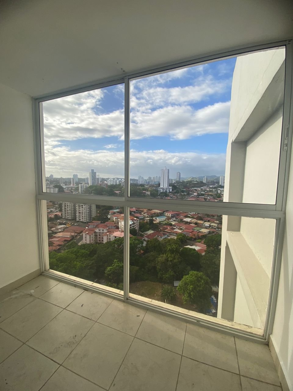 PH VISTA MARINA TOWERS, en Avenida La Pulida, Pueblo Nuevo
