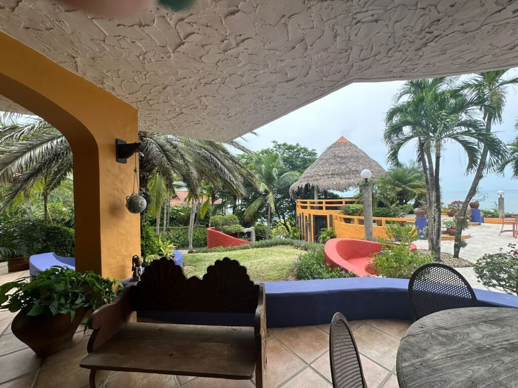 CASA EN PLAYA PUNTA ROCA, en San Carlos