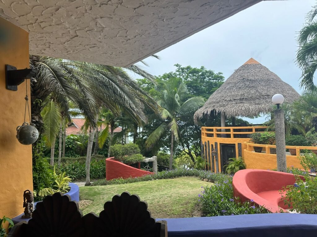 CASA EN PLAYA PUNTA ROCA, en San Carlos