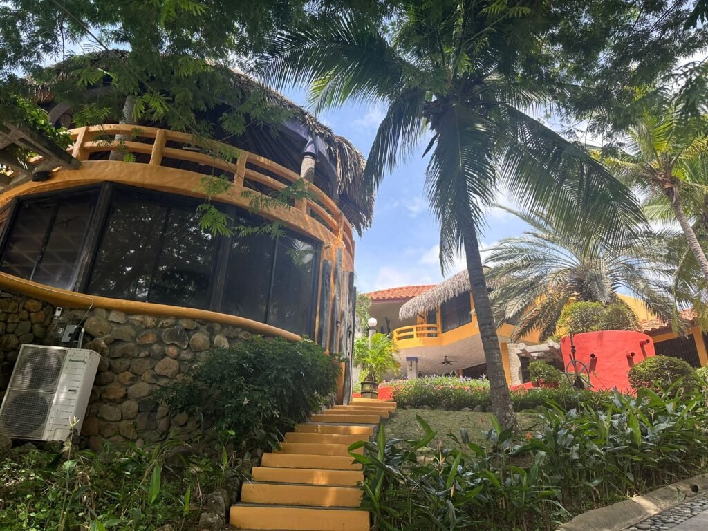 CASA EN PLAYA PUNTA ROCA, en San Carlos
