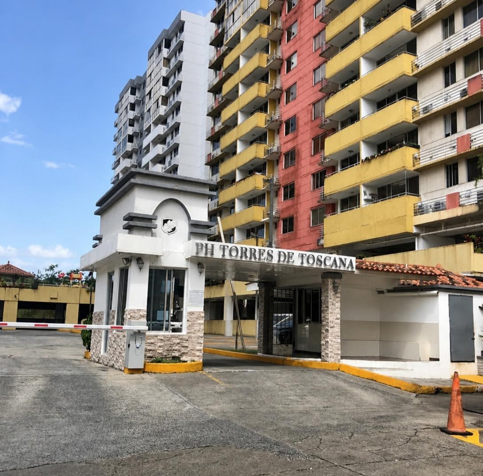 PH TORRE DE TOSCANA, En Condado del Rey
