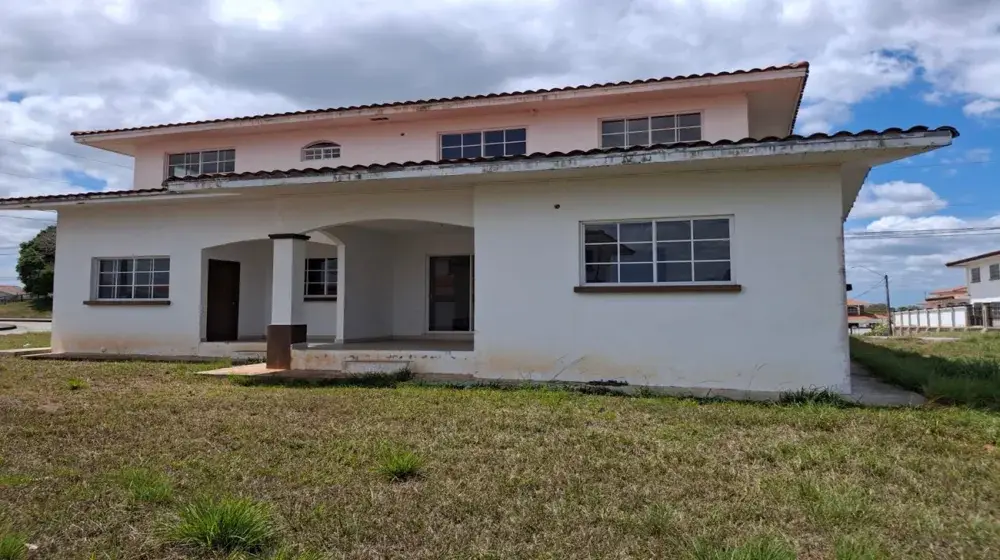 PH Verdum Hill, Veraguas, Santiago