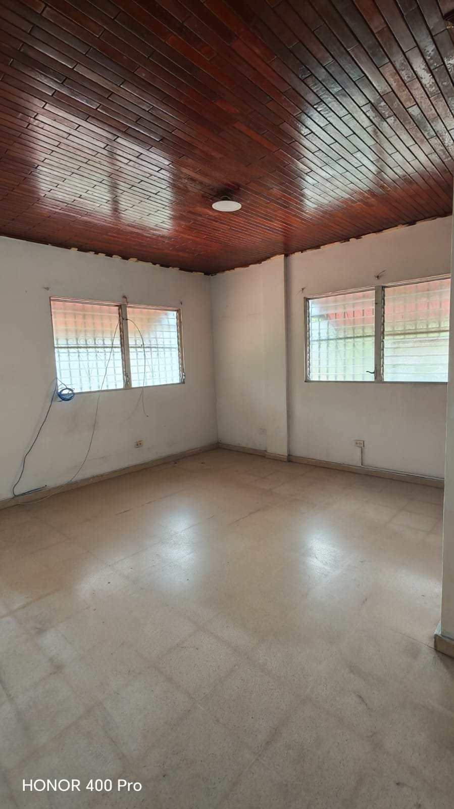 CASA EN DOS MARES, La Loceria