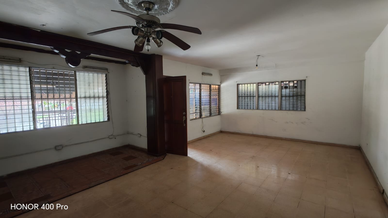CASA EN DOS MARES, La Loceria
