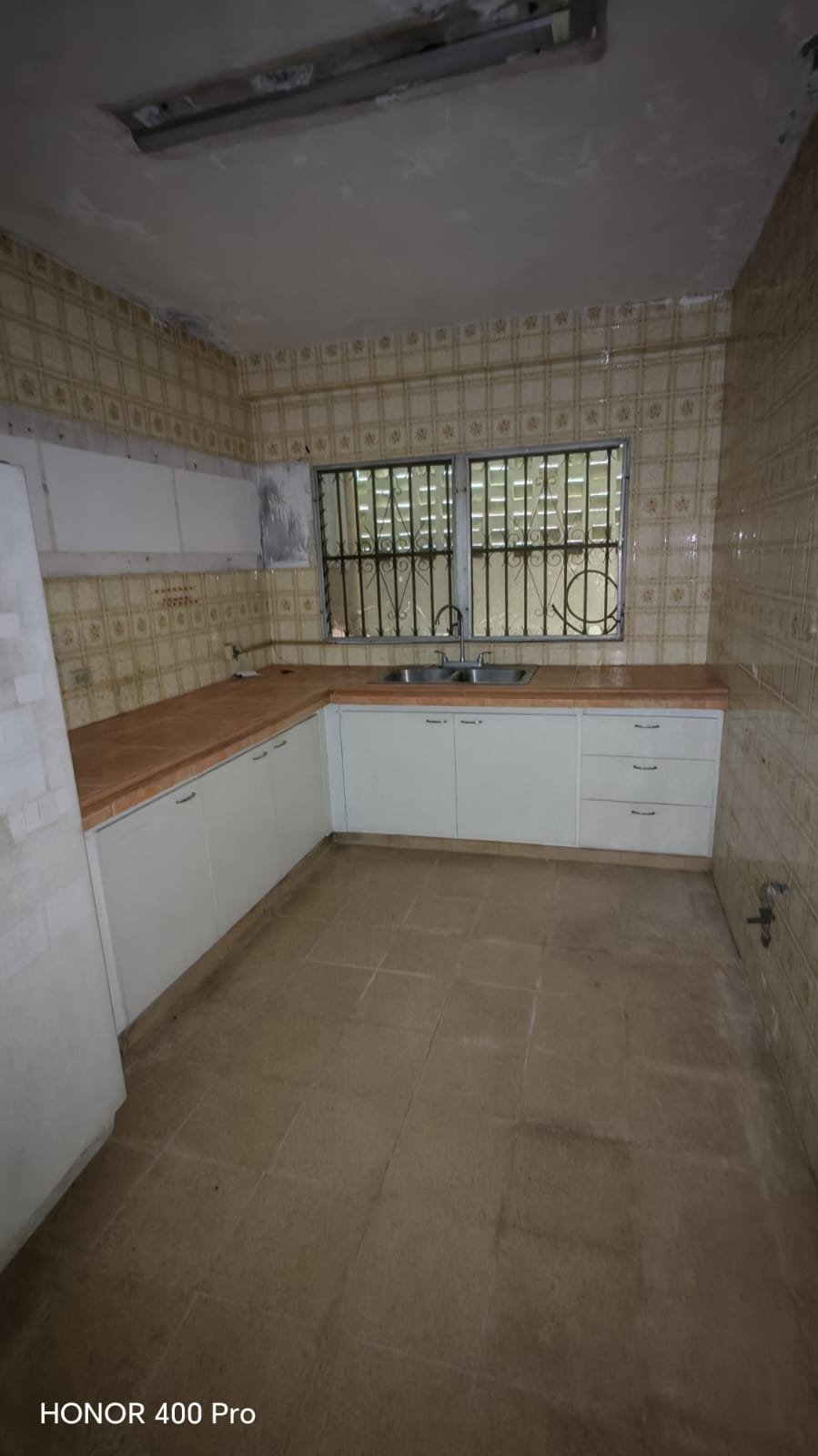 CASA EN DOS MARES, La Loceria