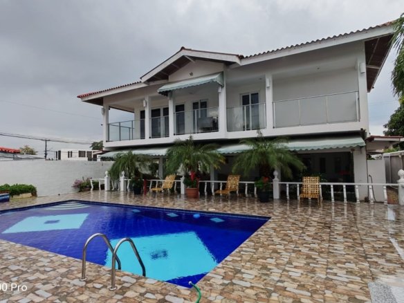 ESPECTACULAR CASA EN LAS PALMAS DE GORGONA, en Chame